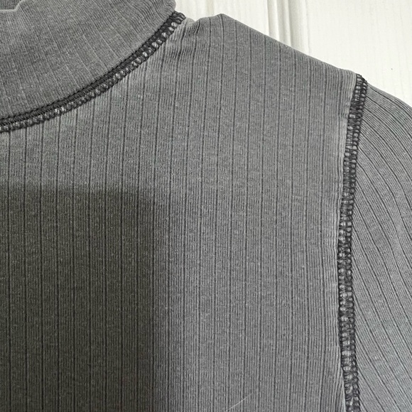 FREE PEOPLE gray basic top - Picture 2 of 4